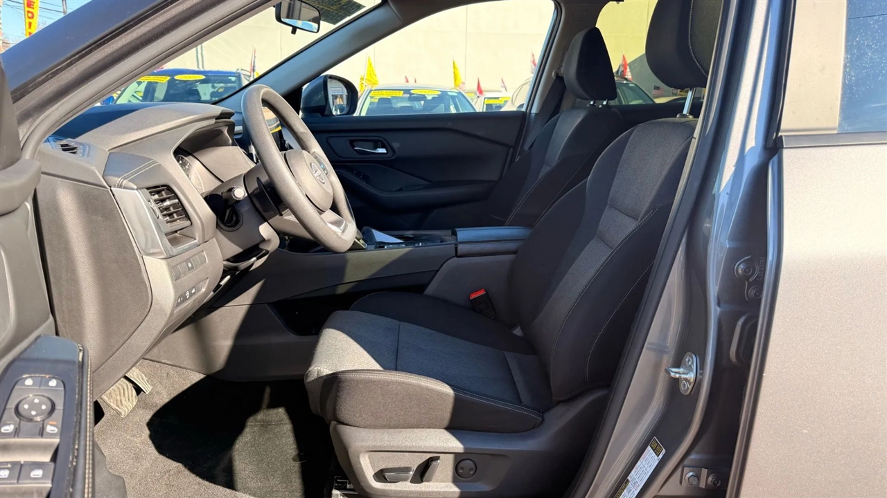 Nissan Rogue SV 2024