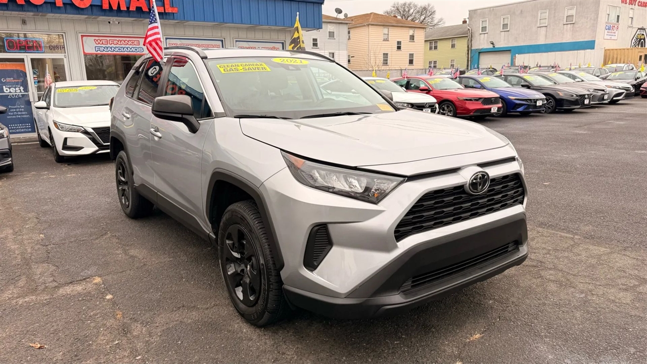 Toyota RAV4 LE 2021