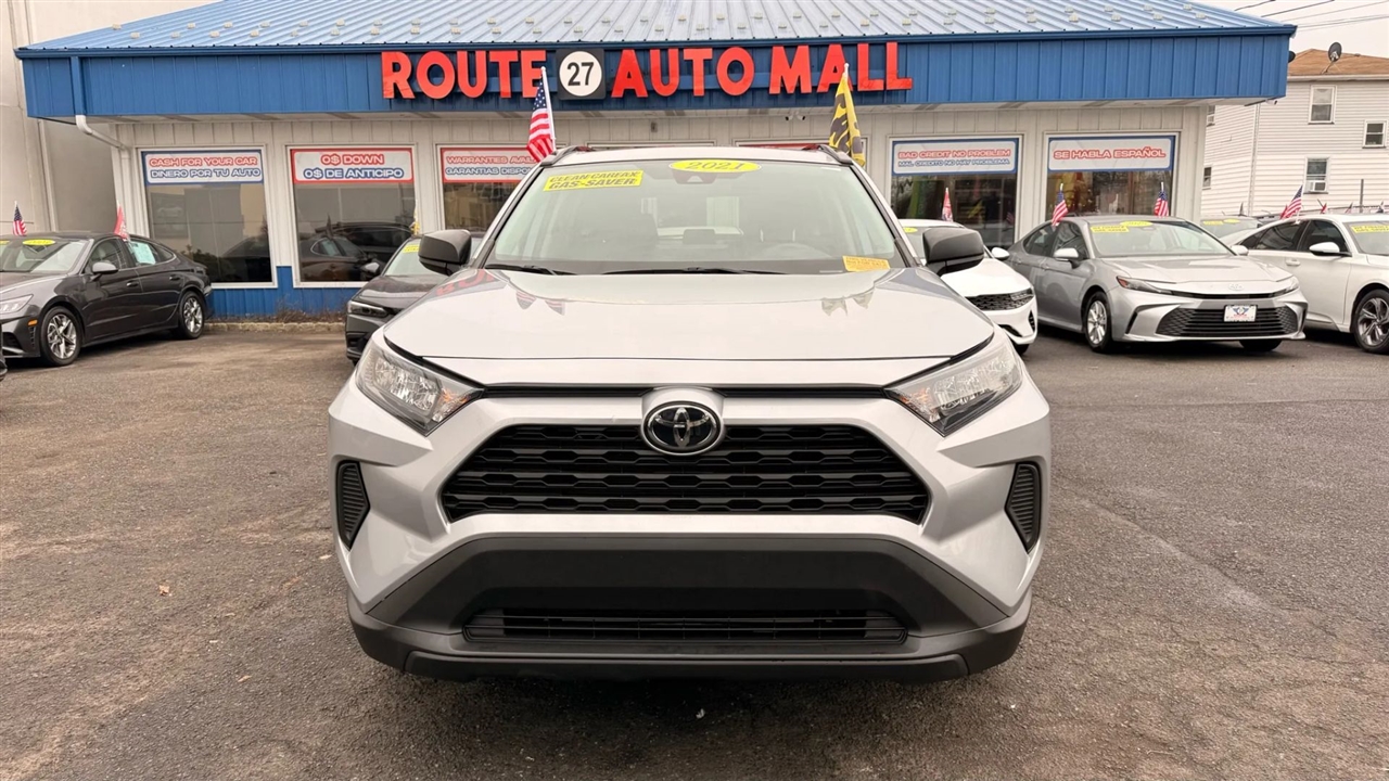 Toyota RAV4 LE 2021