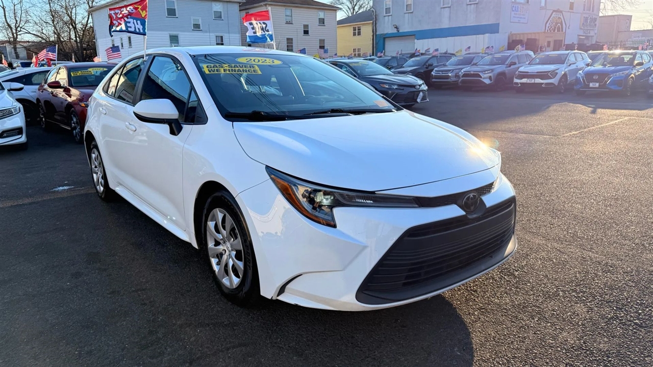 Toyota Corolla LE 2023