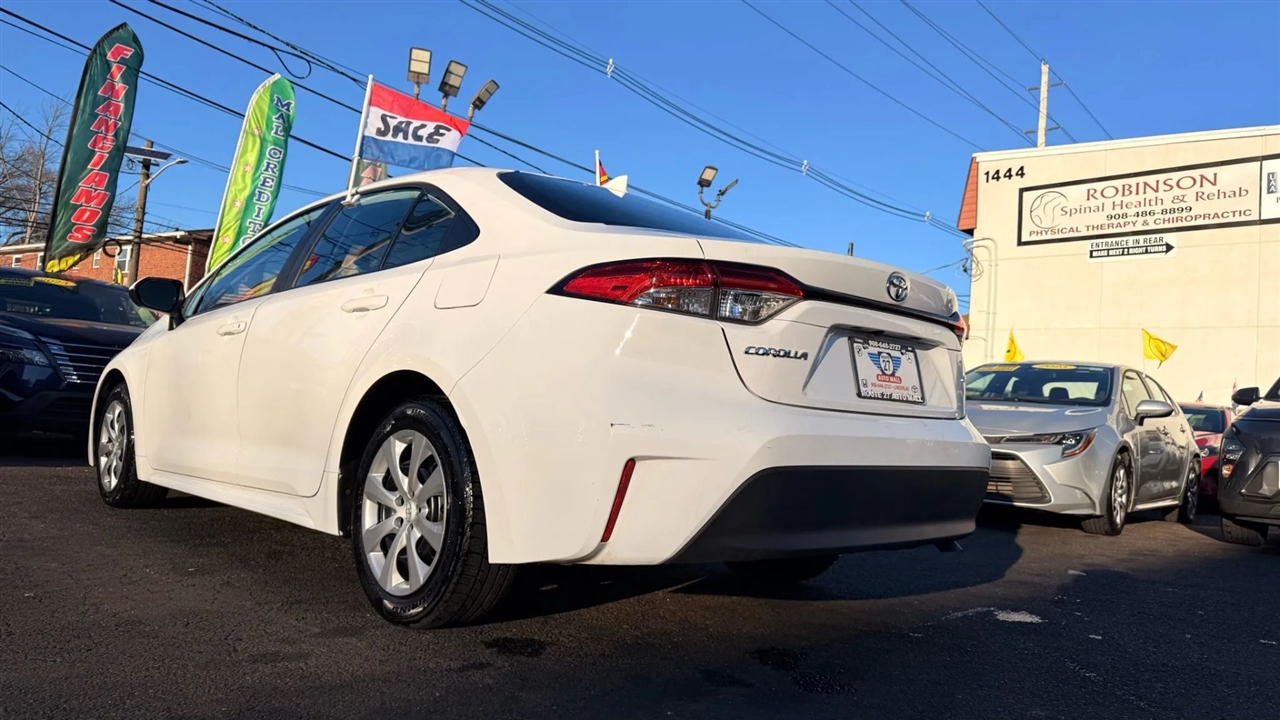 Toyota Corolla LE 2023