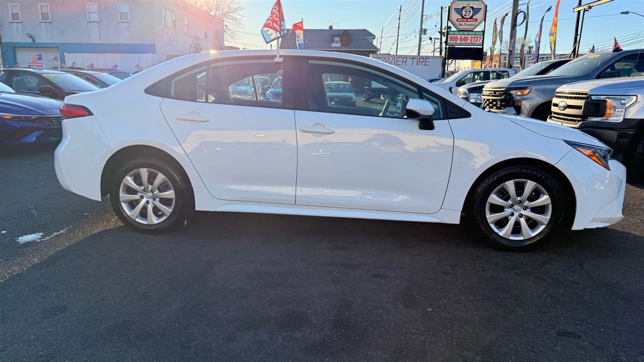 Toyota Corolla LE 2023