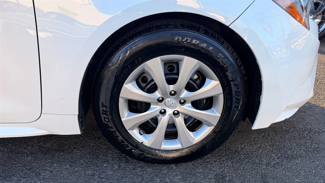 Toyota Corolla LE 2023