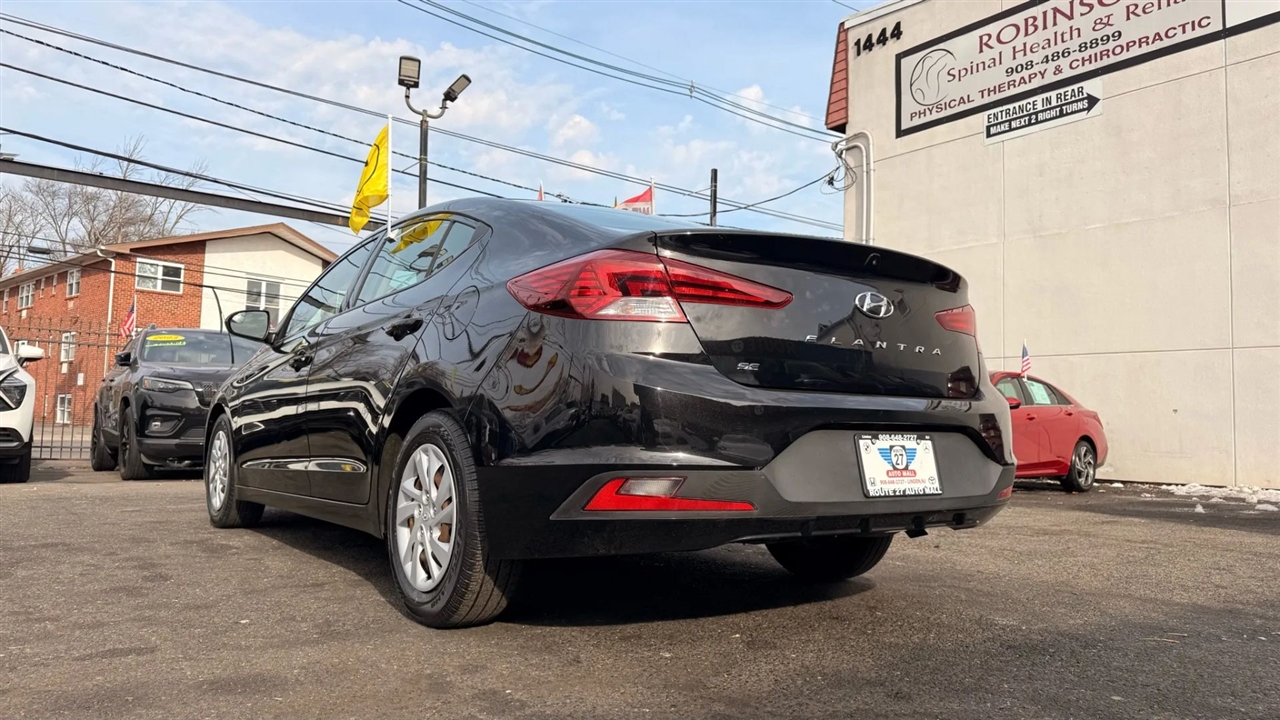 Hyundai Elantra SE 6M 2020