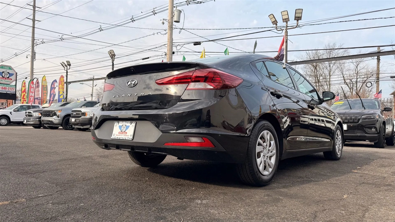 Hyundai Elantra SE 6M 2020