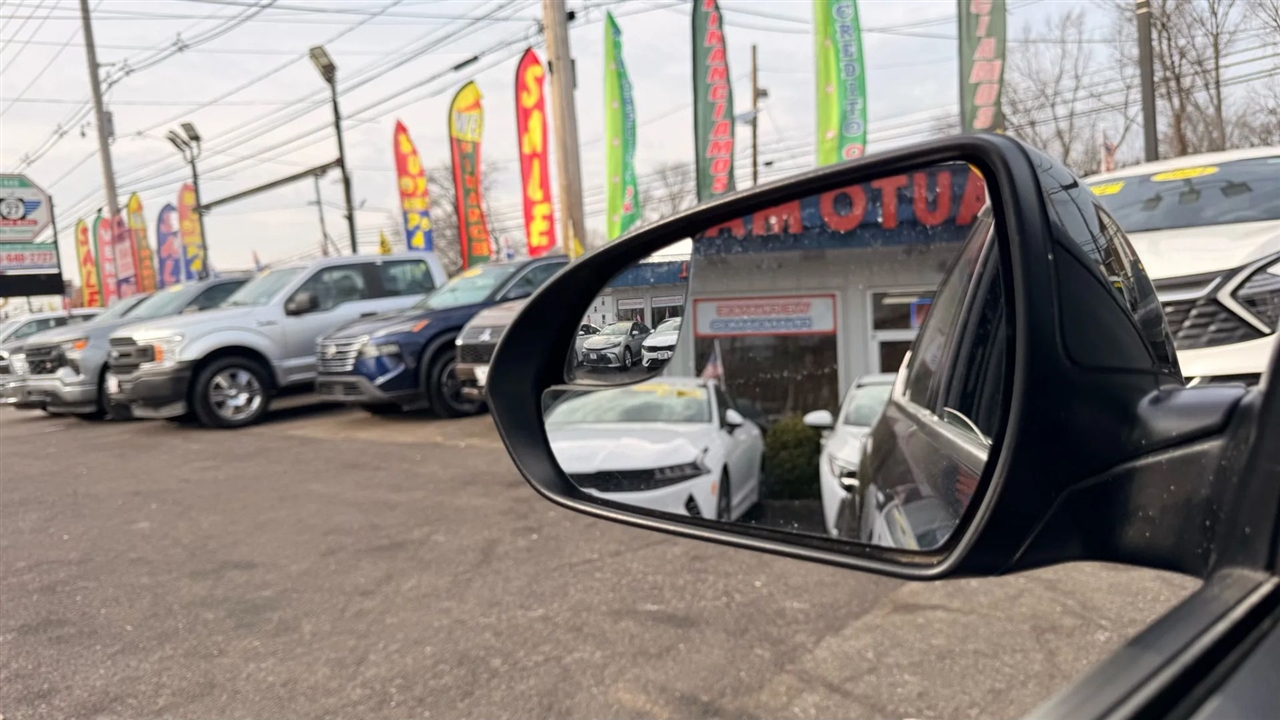 Hyundai Elantra SE 6M 2020