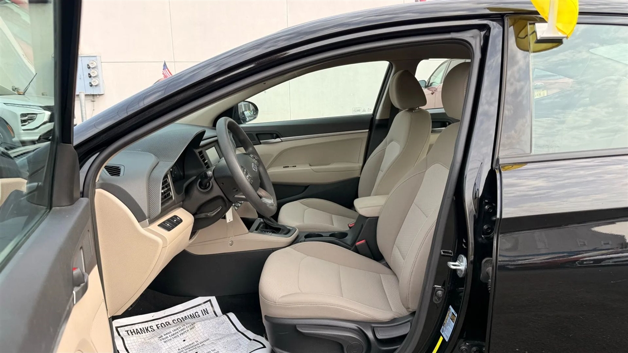 Hyundai Elantra SE 6M 2020