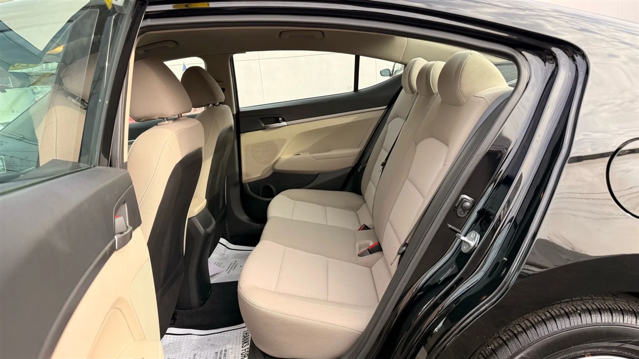 Hyundai Elantra SE 6M 2020