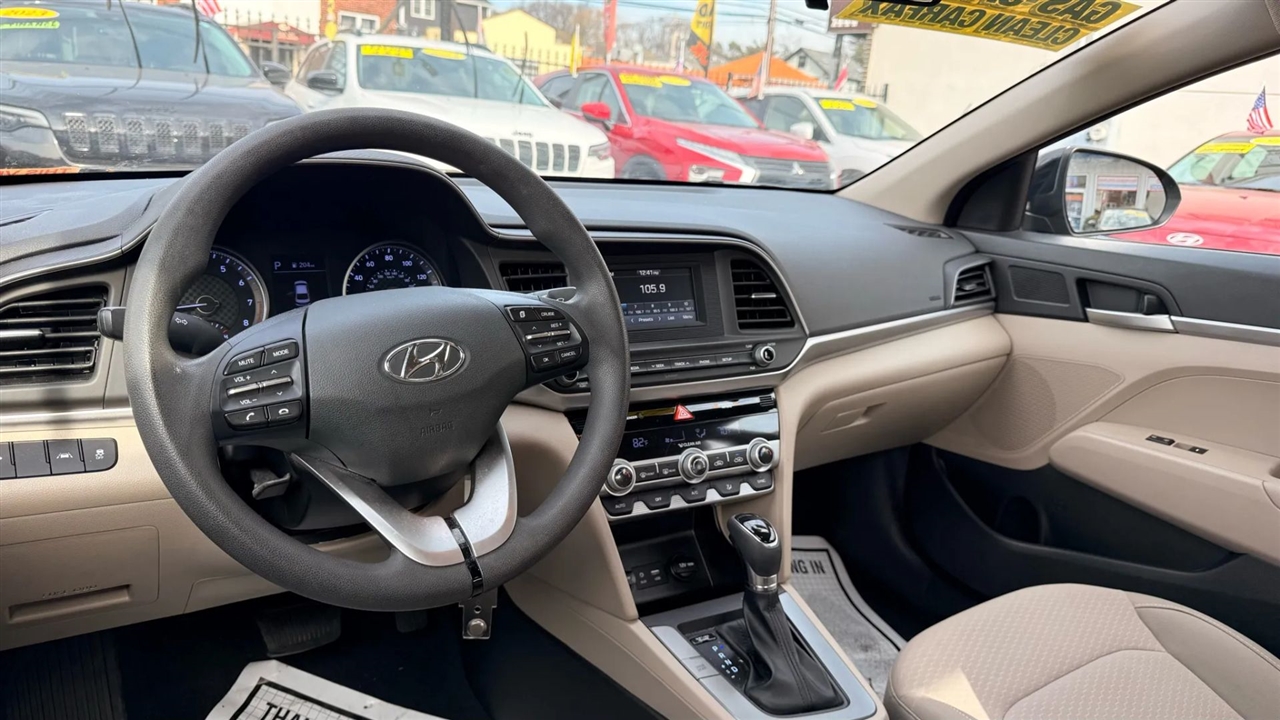 Hyundai Elantra SE 6M 2020