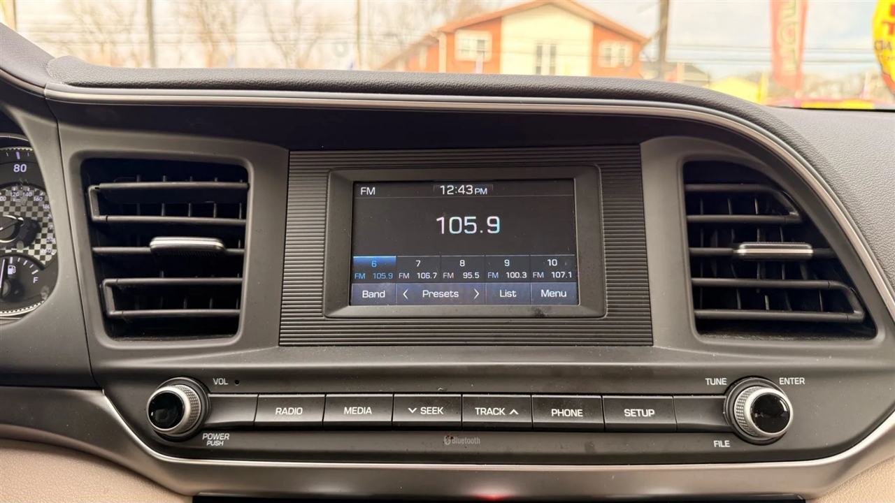 Hyundai Elantra SE 6M 2020