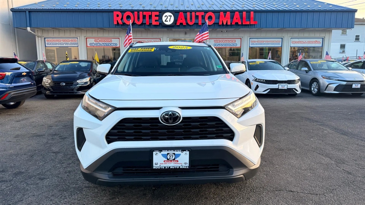 Toyota RAV4 XLE 2025