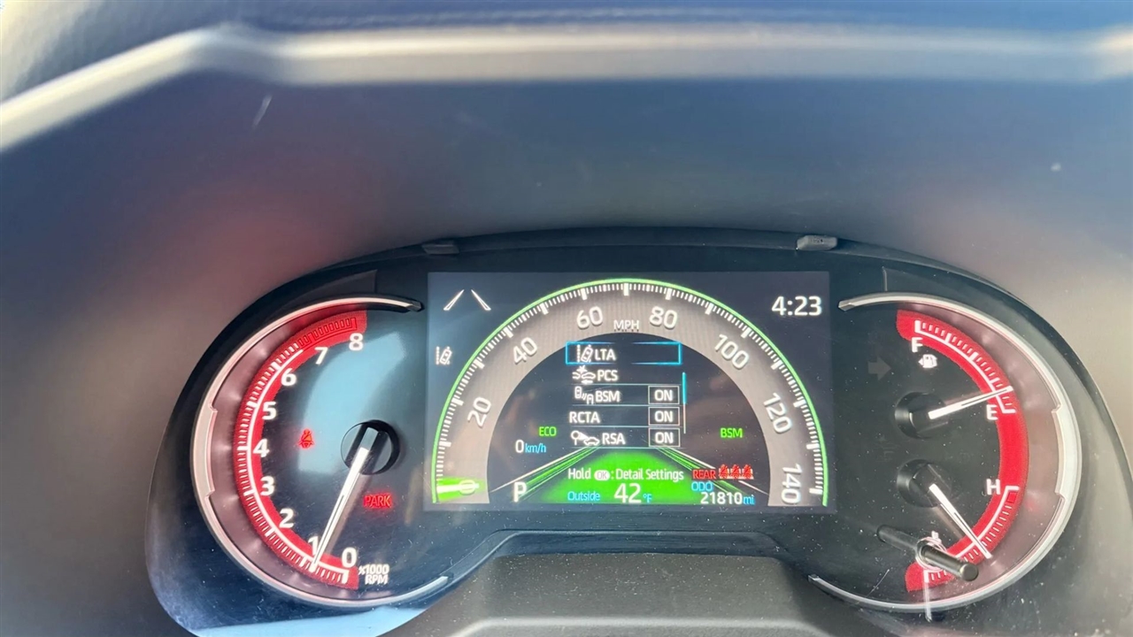 Toyota RAV4 XLE 2025