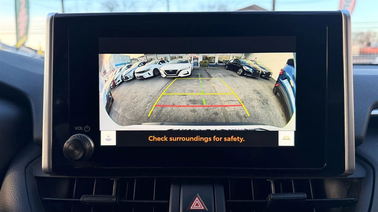 Toyota RAV4 XLE 2025