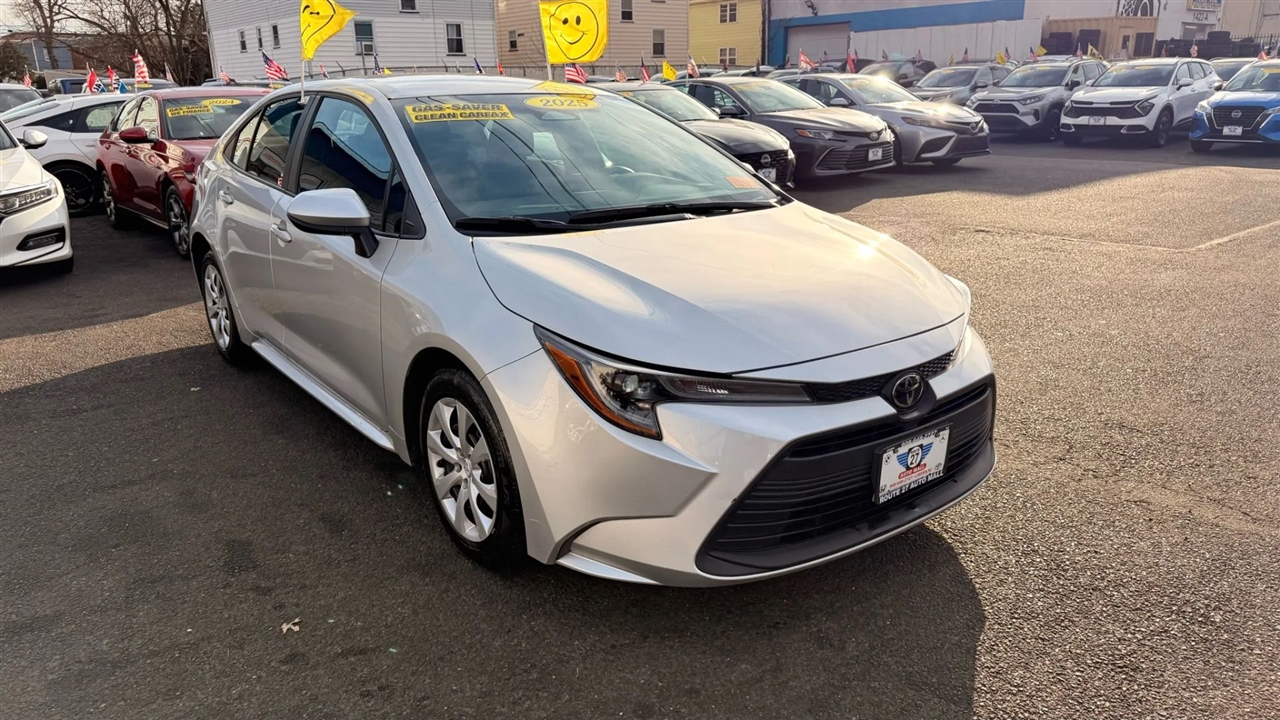 Toyota Corolla LE 2025