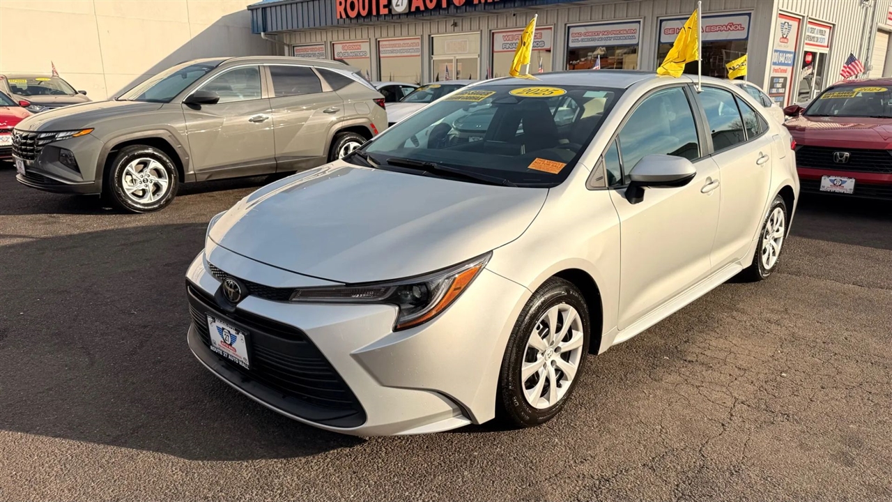 Toyota Corolla LE 2025