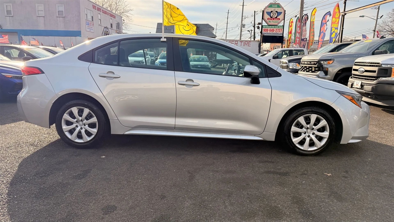 Toyota Corolla LE 2025