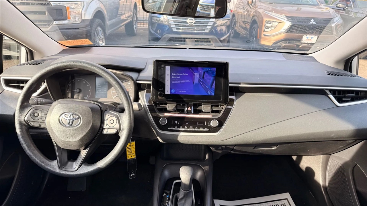 Toyota Corolla LE 2025