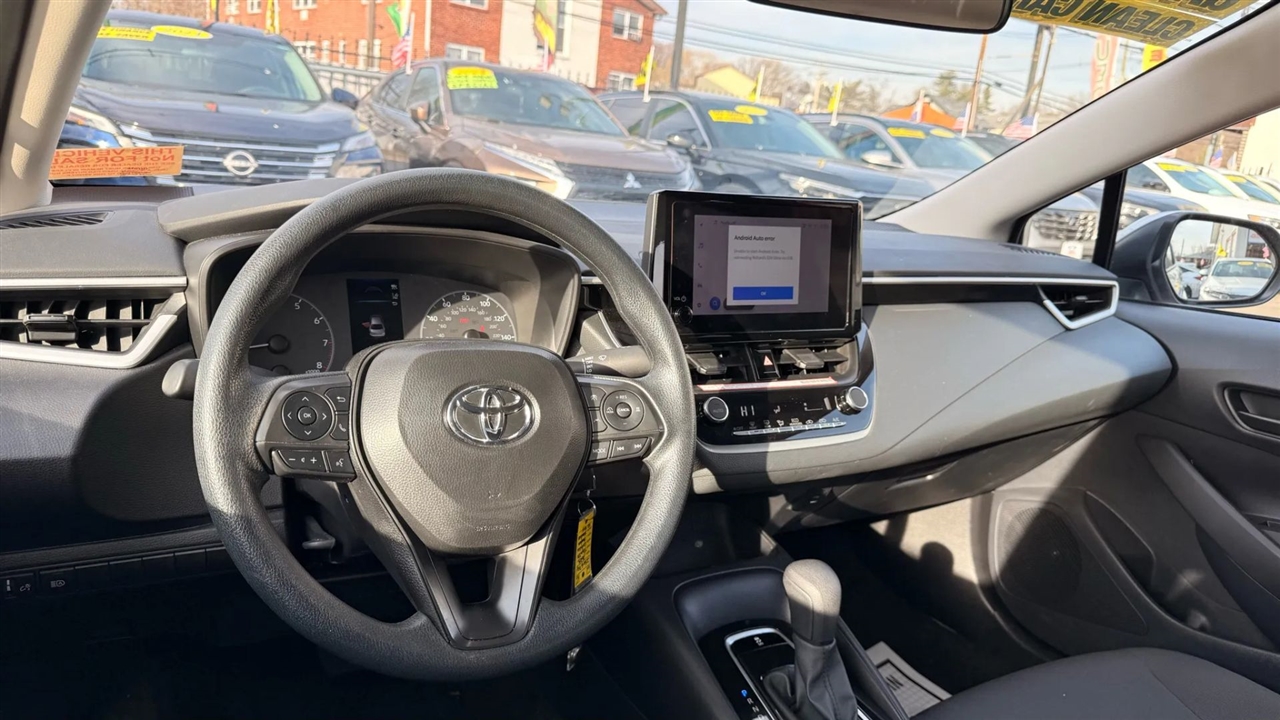 Toyota Corolla LE 2025