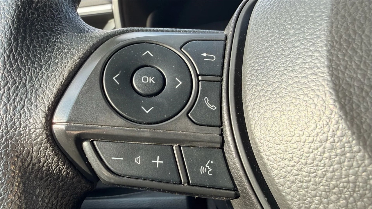 Toyota Corolla LE 2025