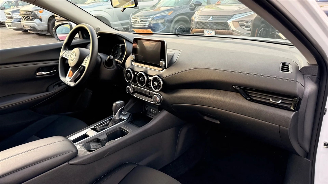 Nissan Sentra SV 2025