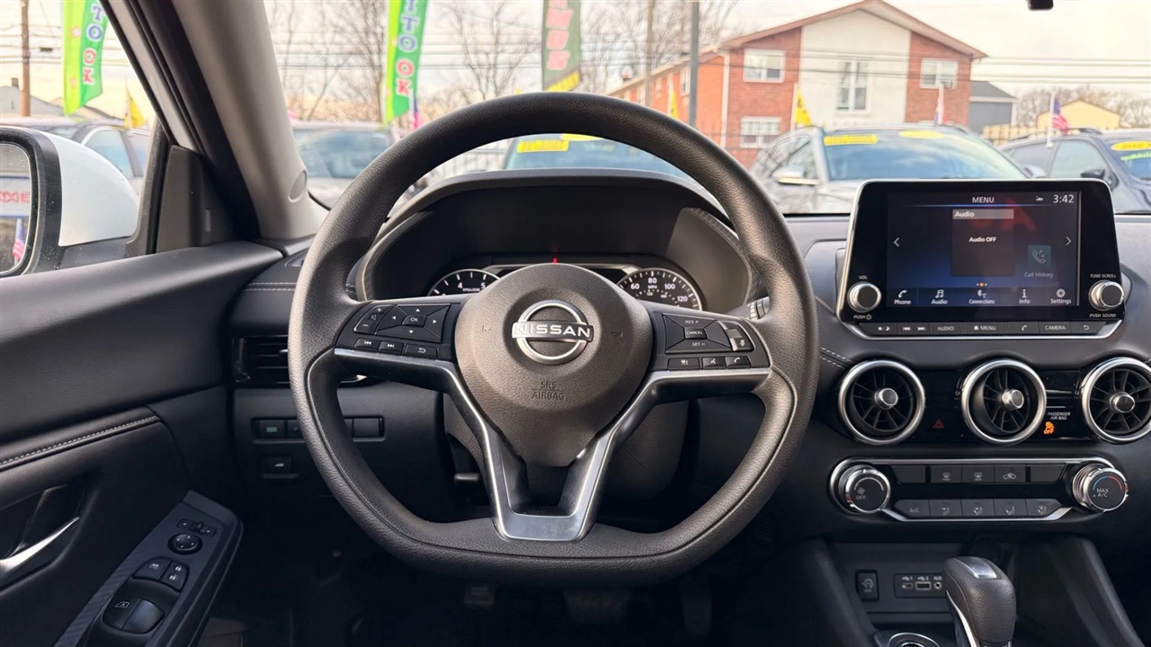 Nissan Sentra SV 2025