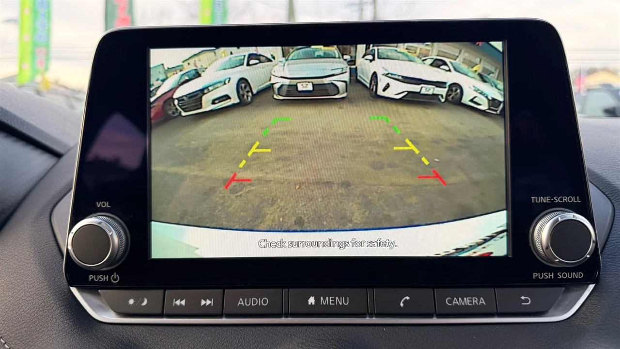 Nissan Sentra SV 2025