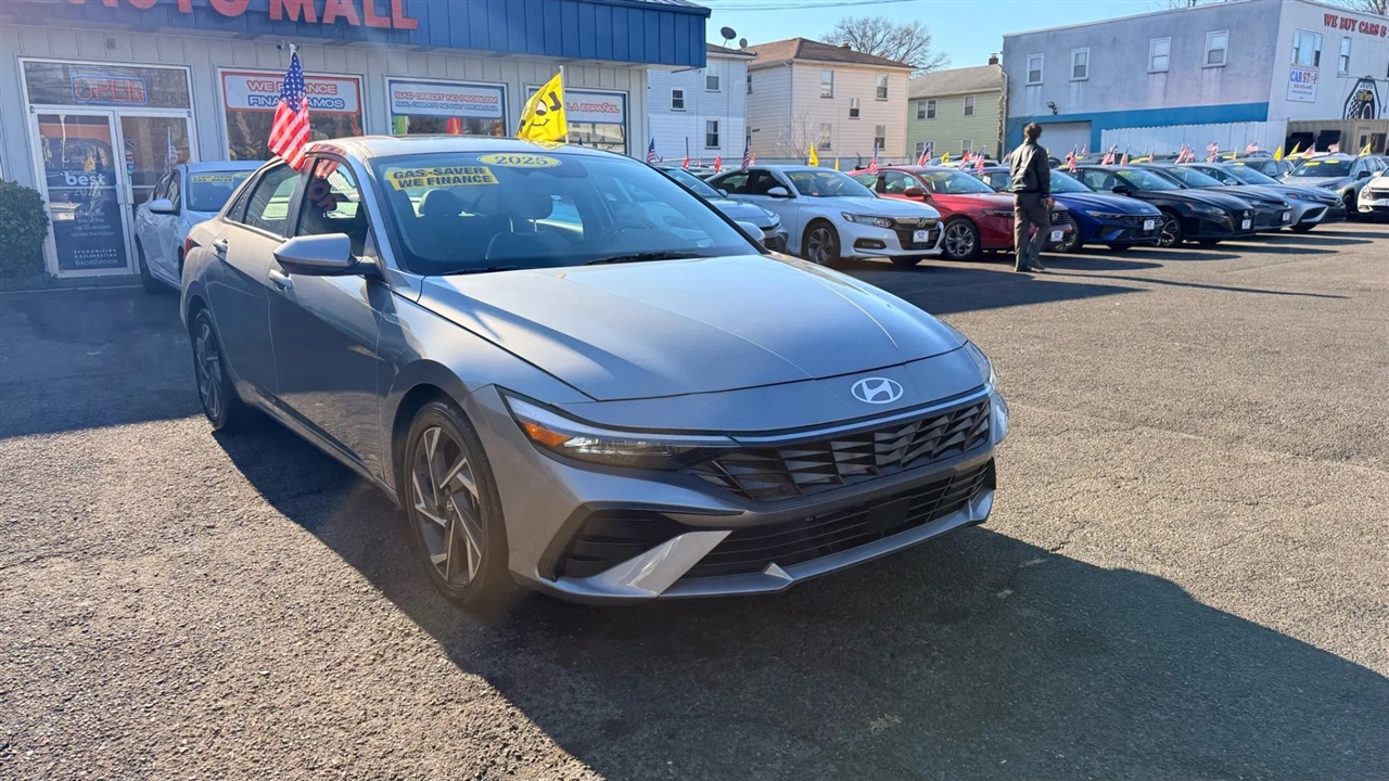 Hyundai Elantra SEL Convenience 2025