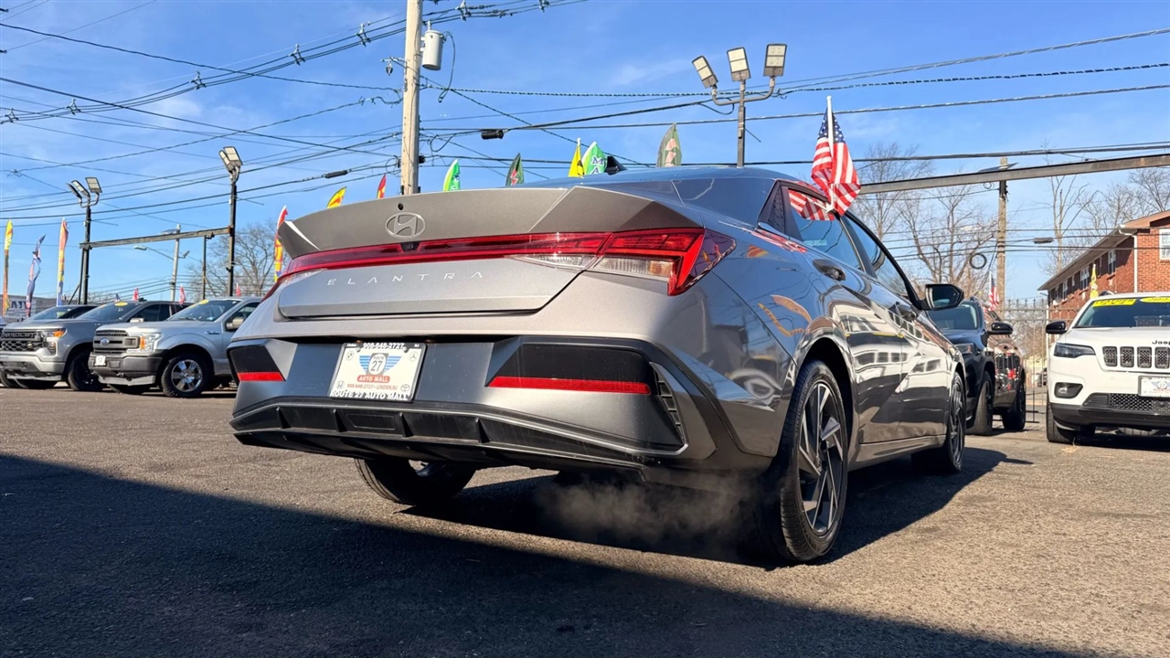 Hyundai Elantra SEL Convenience 2025