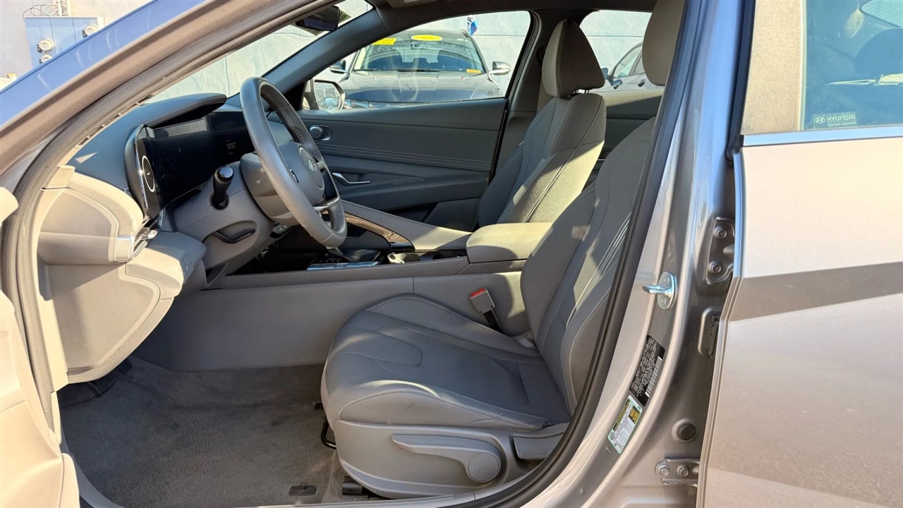 Hyundai Elantra SEL Convenience 2025