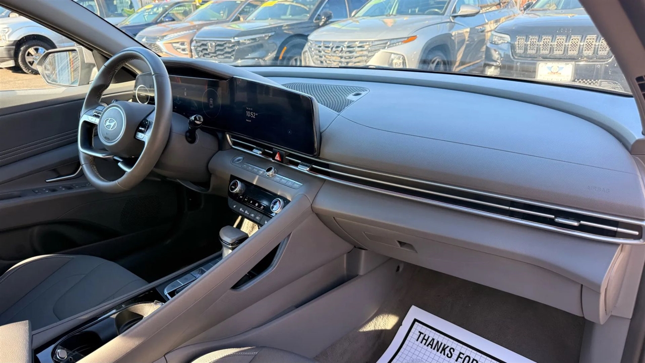 Hyundai Elantra SEL Convenience 2025