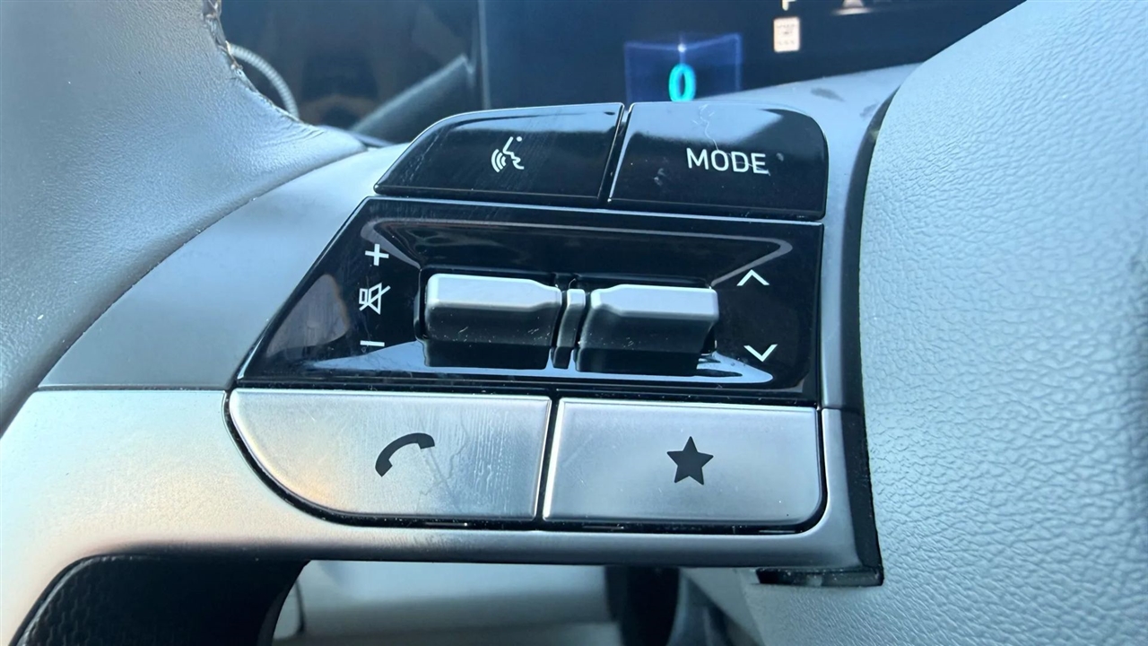 Hyundai Elantra SEL Convenience 2025