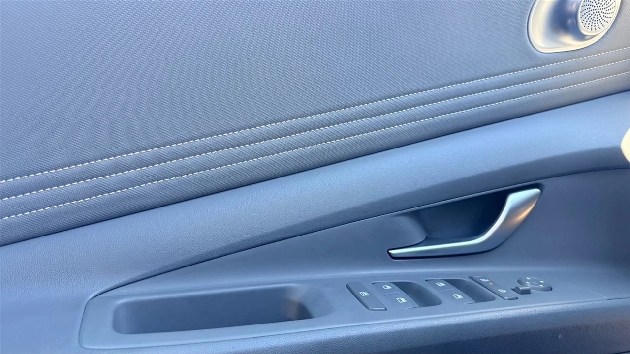 Hyundai Elantra SEL Convenience 2025