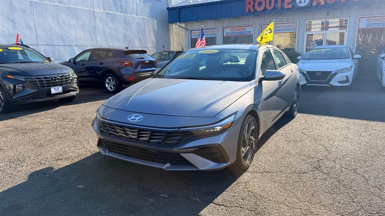 Hyundai Elantra SEL Convenience 2025