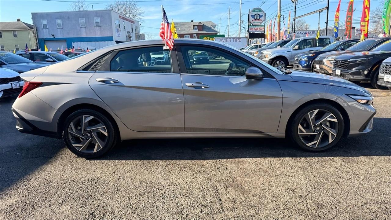 Hyundai Elantra SEL Convenience 2025