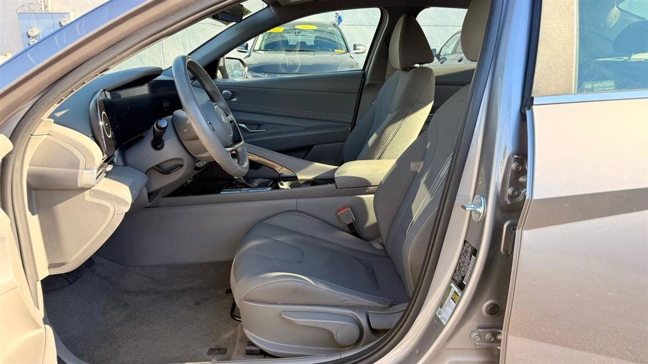 Hyundai Elantra SEL Convenience 2025