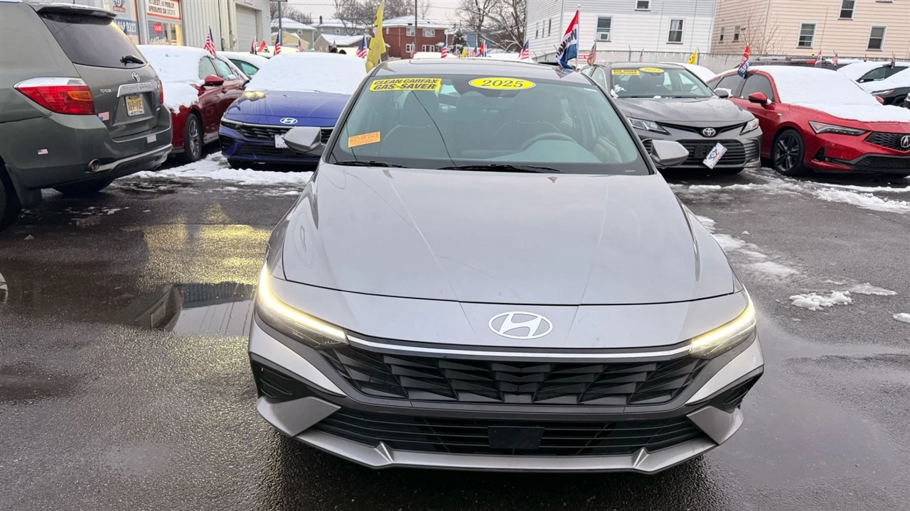 Hyundai Elantra SEL Convenience 2025