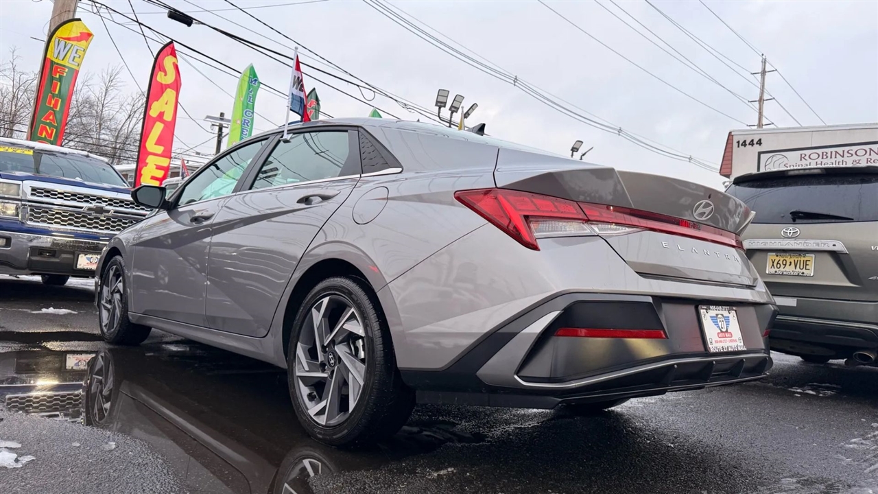 Hyundai Elantra SEL Convenience 2025