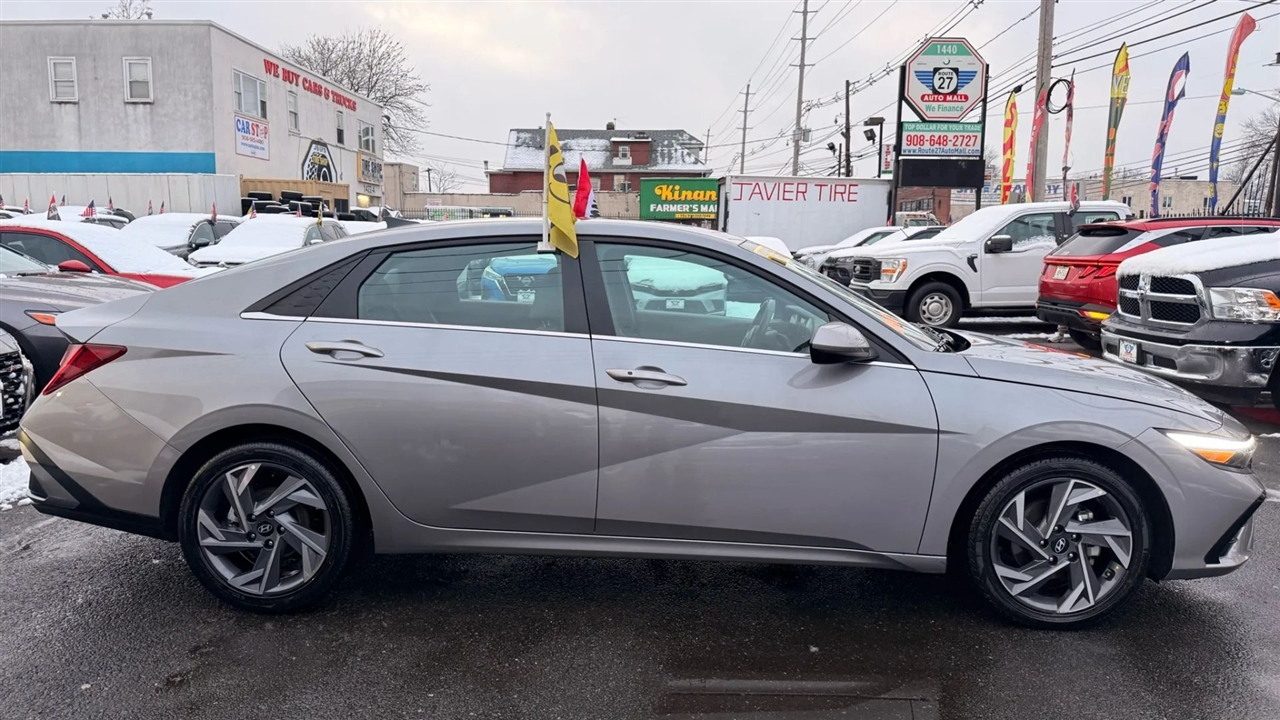 Hyundai Elantra SEL Convenience 2025