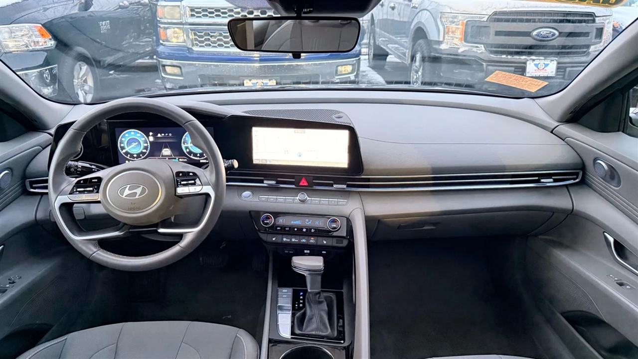 Hyundai Elantra SEL Convenience 2025