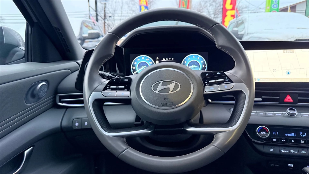 Hyundai Elantra SEL Convenience 2025