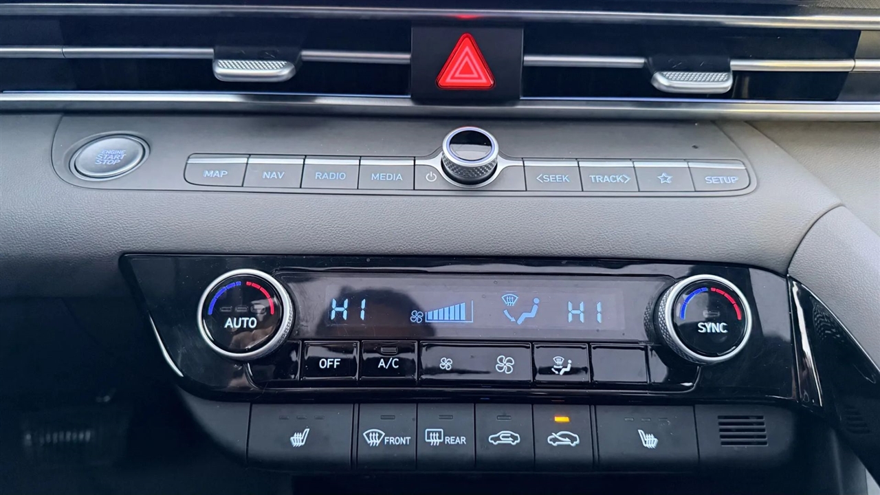 Hyundai Elantra SEL Convenience 2025