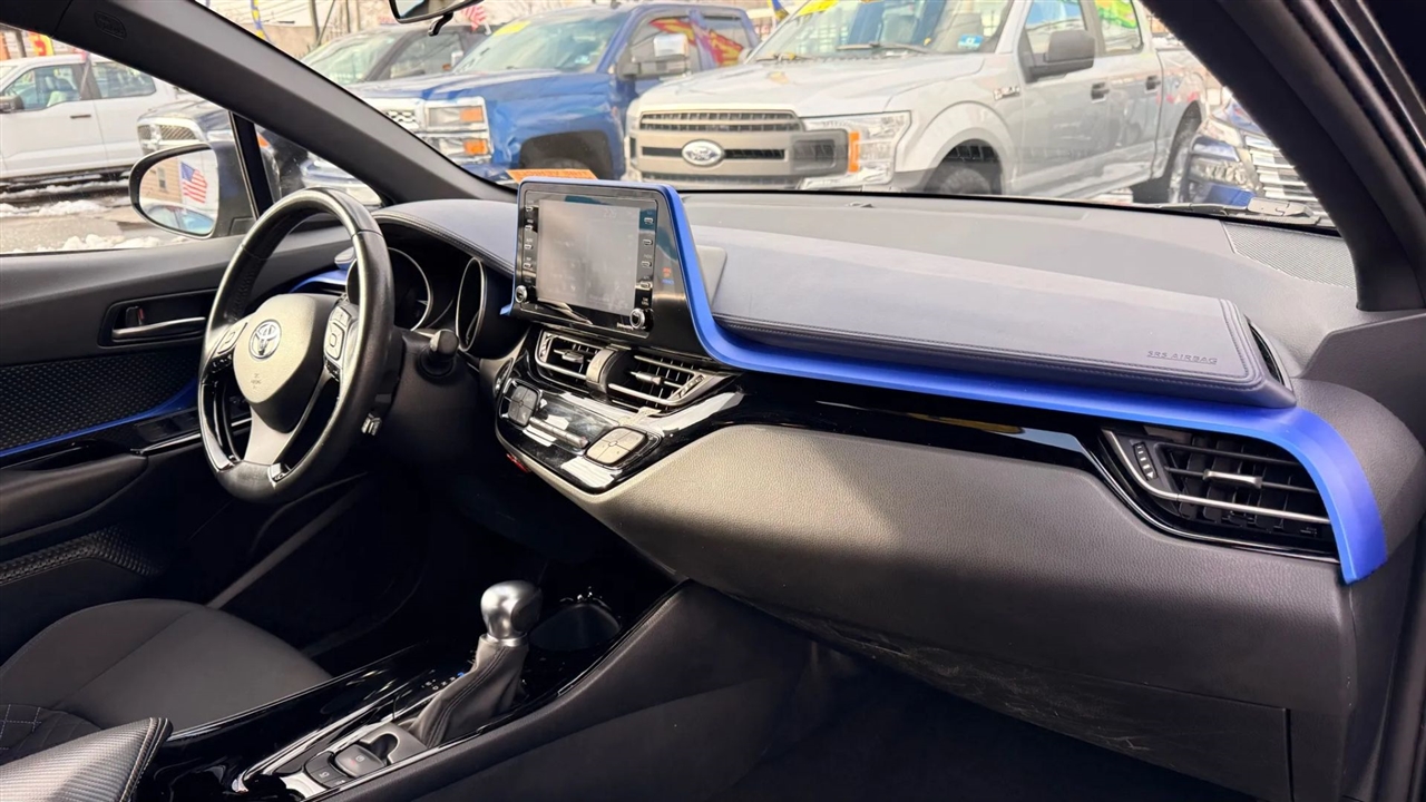 Toyota C-HR XLE 2022