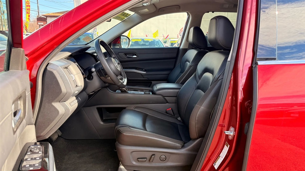 Nissan Pathfinder SL 4WD 2023