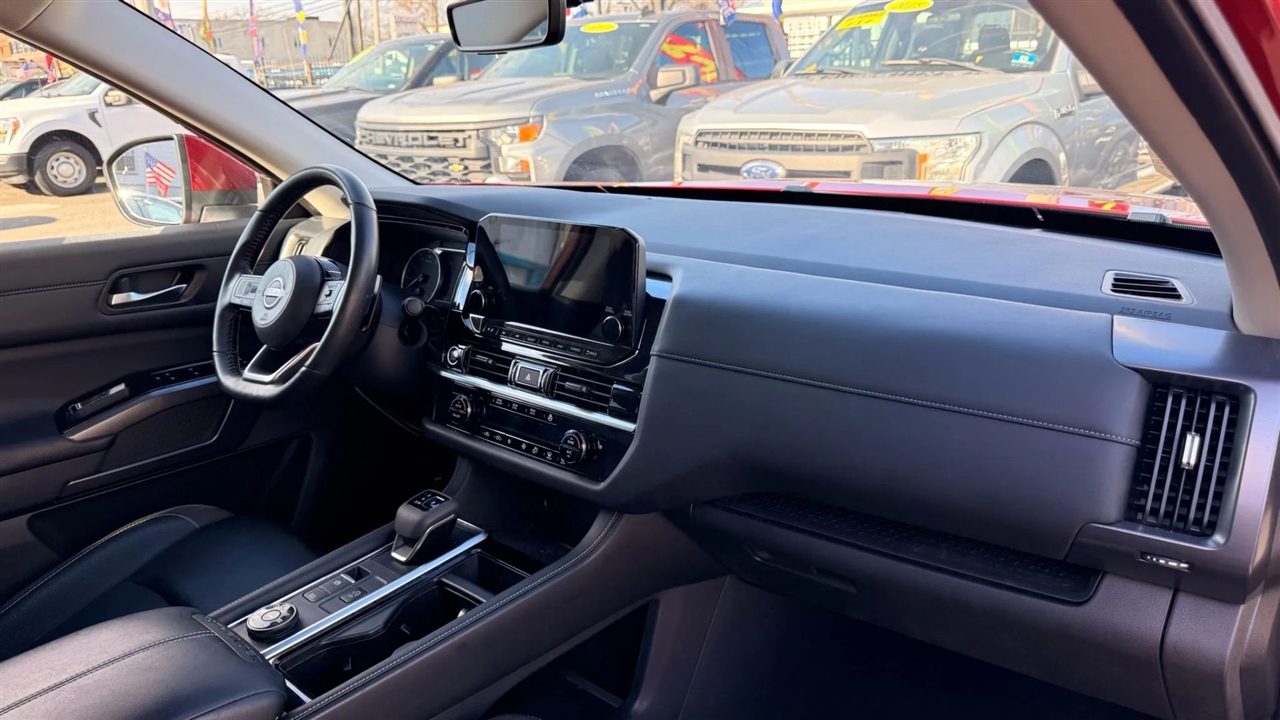 Nissan Pathfinder SL 4WD 2023