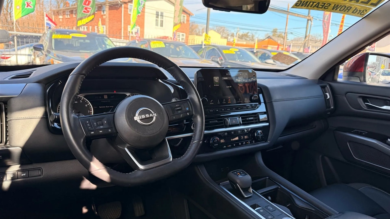 Nissan Pathfinder SL 4WD 2023