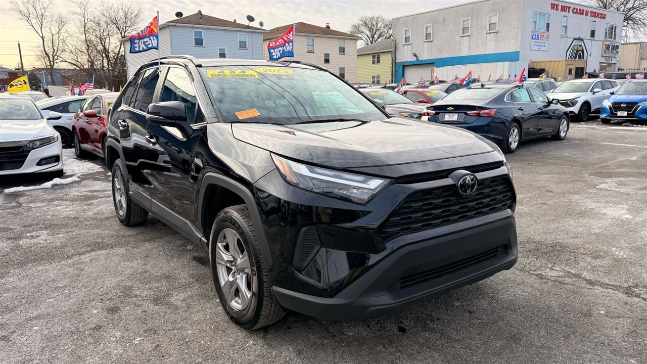 Toyota RAV4 XLE AWD 2025