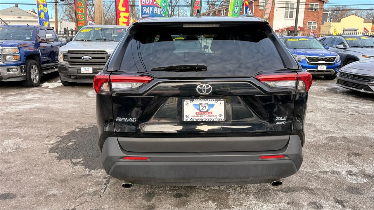 Toyota RAV4 XLE AWD 2025