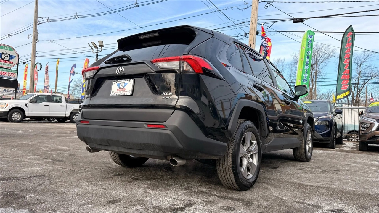 Toyota RAV4 XLE AWD 2025