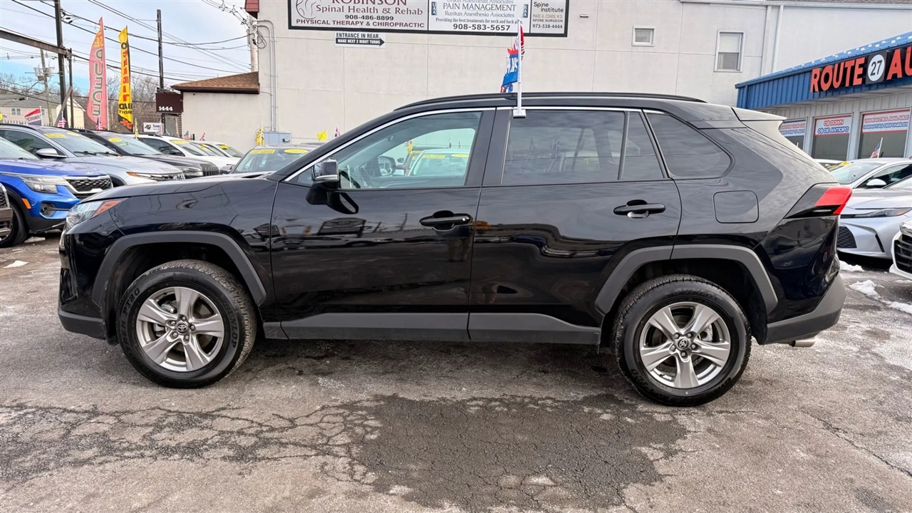 Toyota RAV4 XLE AWD 2025