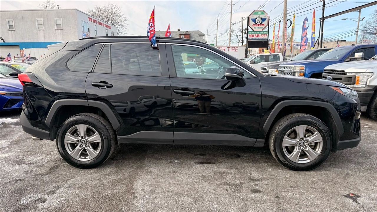 Toyota RAV4 XLE AWD 2025